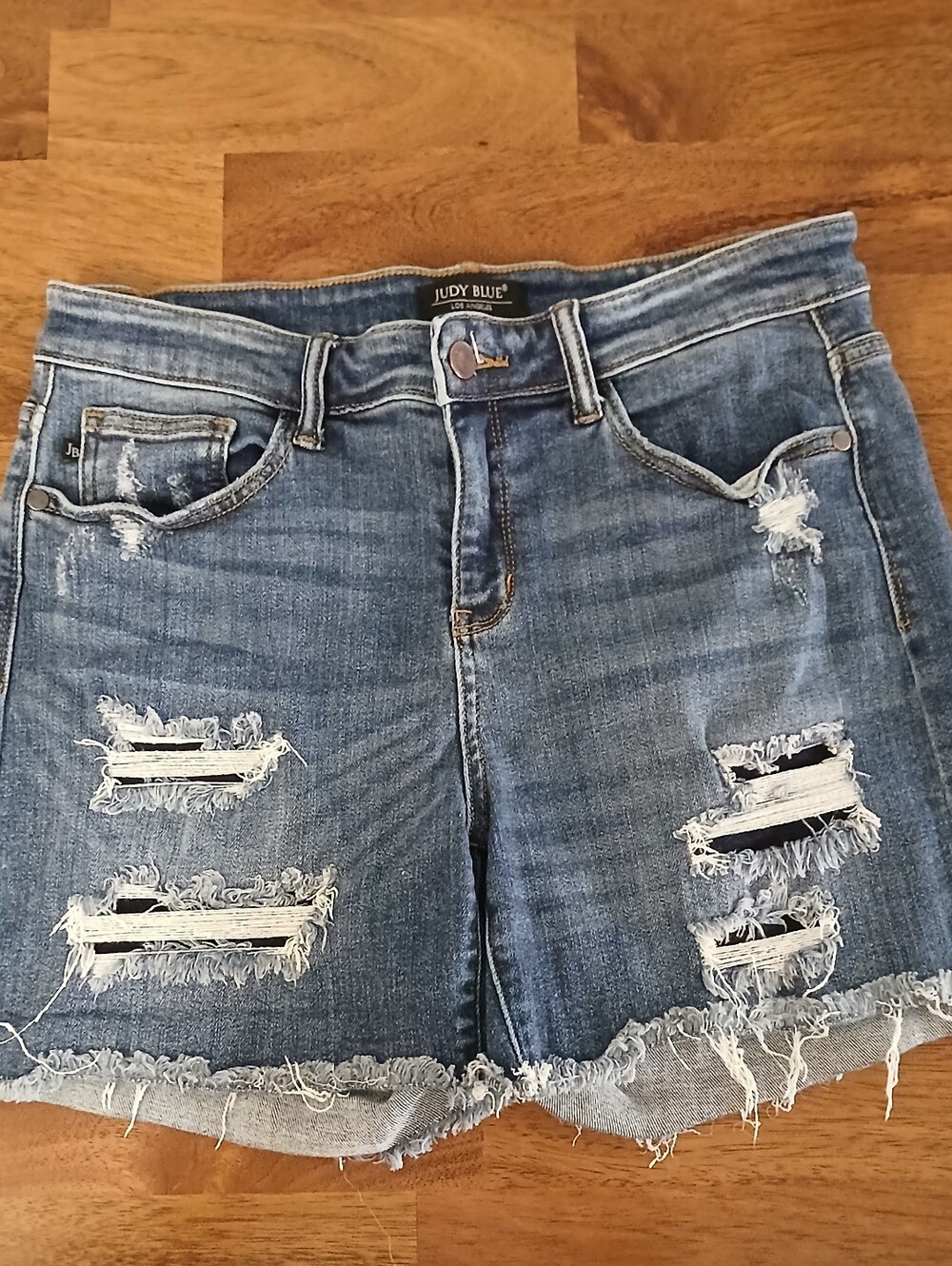 Judy Blue Mid-Rise Distressed Blue Denim Shorts EUC Size L 16"waist 5"inseam
